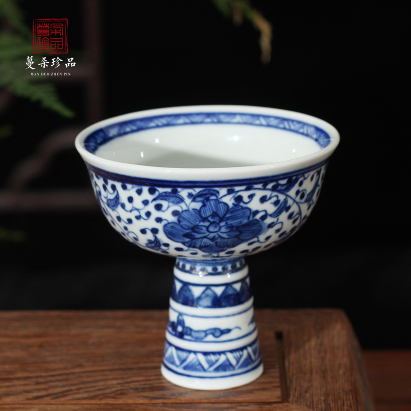 Archaize of jingdezhen porcelain tall tall people classic blue and white porcelain up porcelain cup chenghua cup seems as long as three years