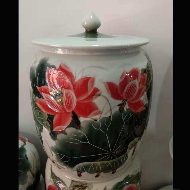 Jingdezhen hand - made xiantao porcelain rice pot bright red porcelain decorative vegetable oil, tea oil, porcelain pot xiantao lotus