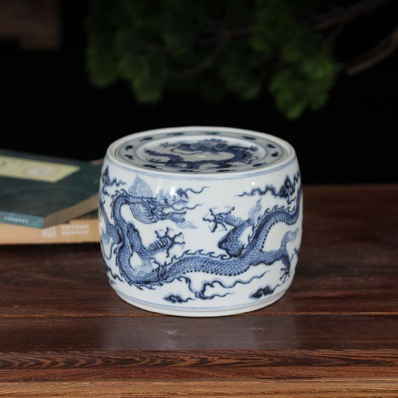 Jingdezhen hand - made as cans of blue and white porcelain dragon of dragon announce cricket cricket as cans