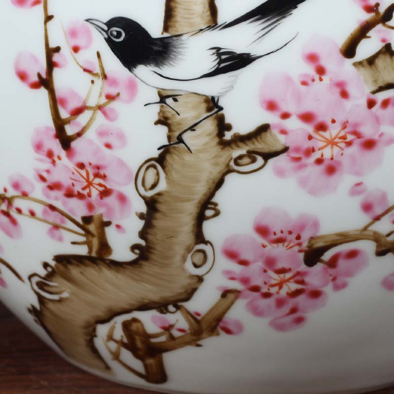 Jingdezhen beaming porcelain vases, the magpies name plum flower vase hand - made of hand - made hong mei good vase