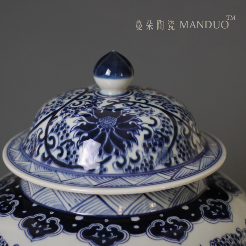 T ceramic Hand made blue and white porcelain jar of large ceramic storage storage cover cover large porcelain pot M five