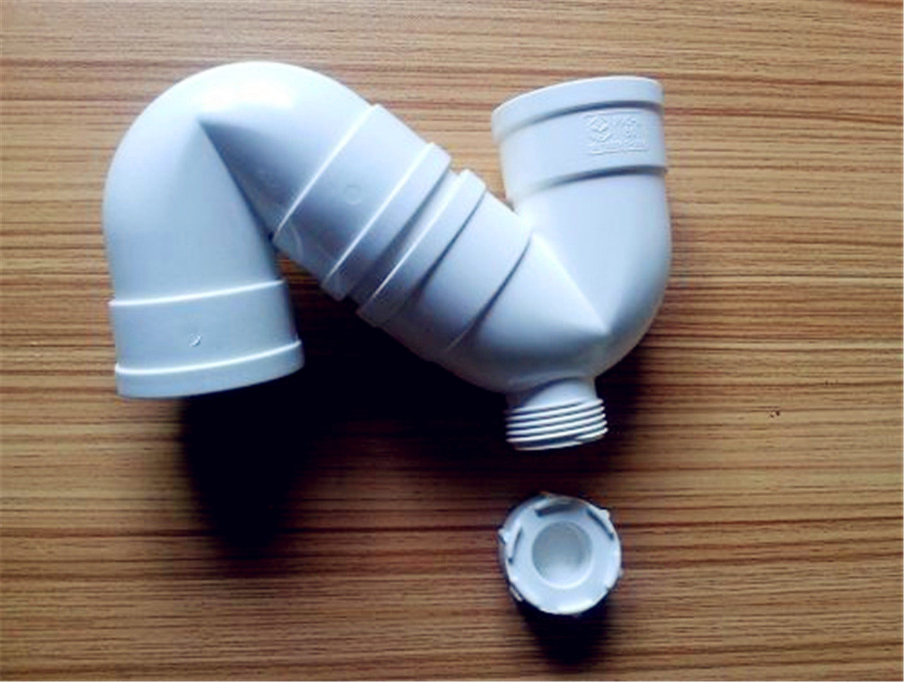 只不过这个下水管不大一样,它是u型管