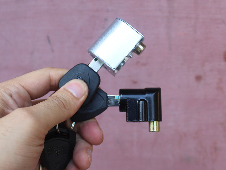 包邮 摩托车车头锁cg125车头锁gs125太子gn150跨骑车车头方向锁_摩托