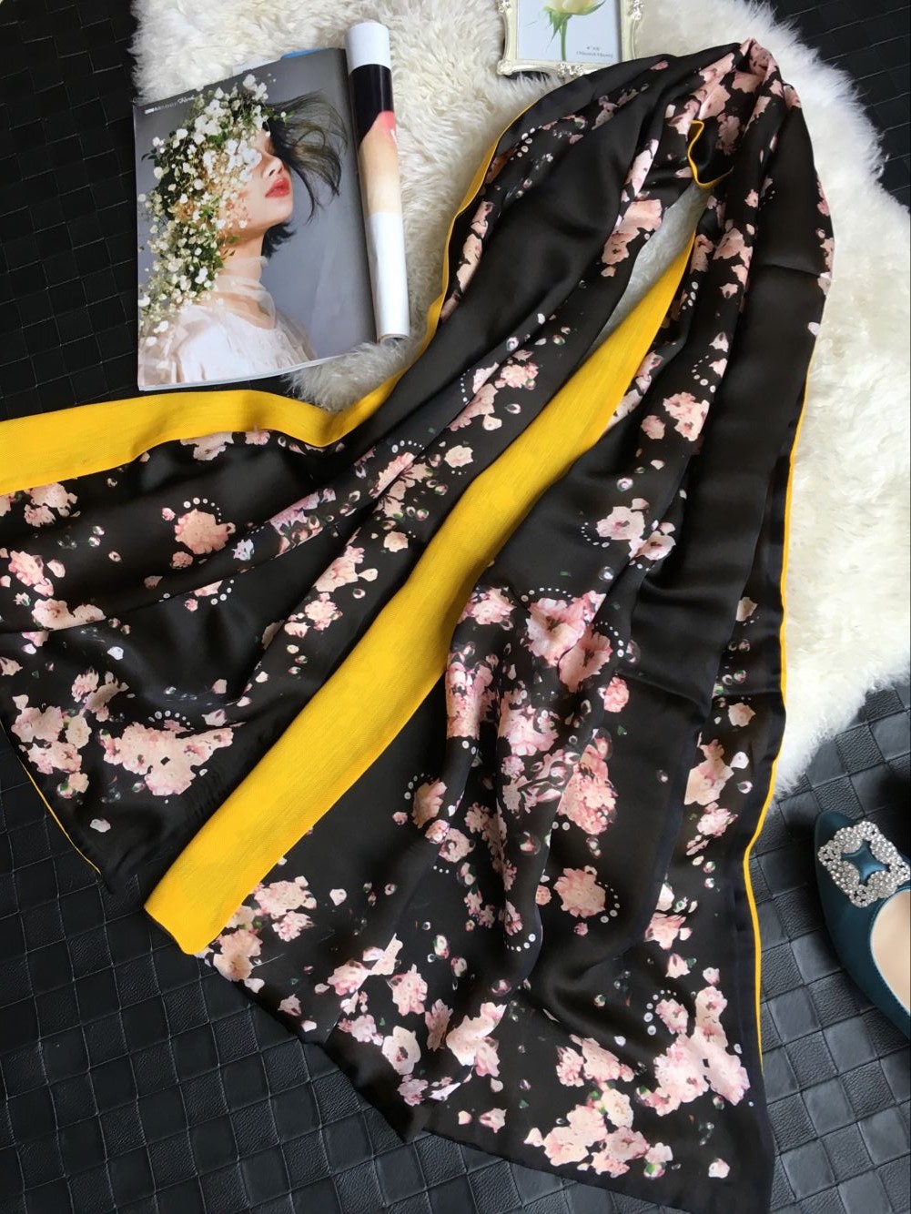 浪漫樱花新款欧美珍珠光泽缎面双层真丝羊毛长款秋冬装饰披肩女_7折