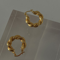 Wearring retro personality metal wind twist twist circle earrings female Net red temperament advanced sense ear stud