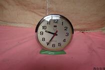 Early production of white pigeon brand alarm clock flying pigeon clock collection of nostalgic vintage objects second-hand ornaments