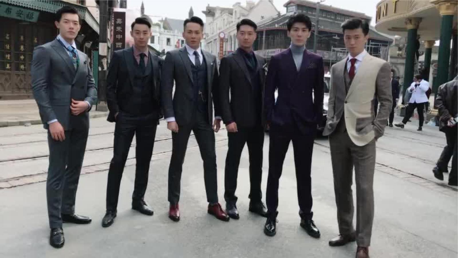 一群不火天理不容的西装男