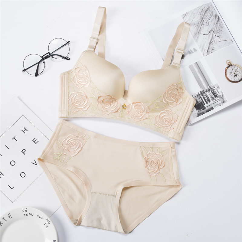 结婚季大红无钢圈聚拢文胸调整型收副乳小胸内衣无痕性感胸罩套装