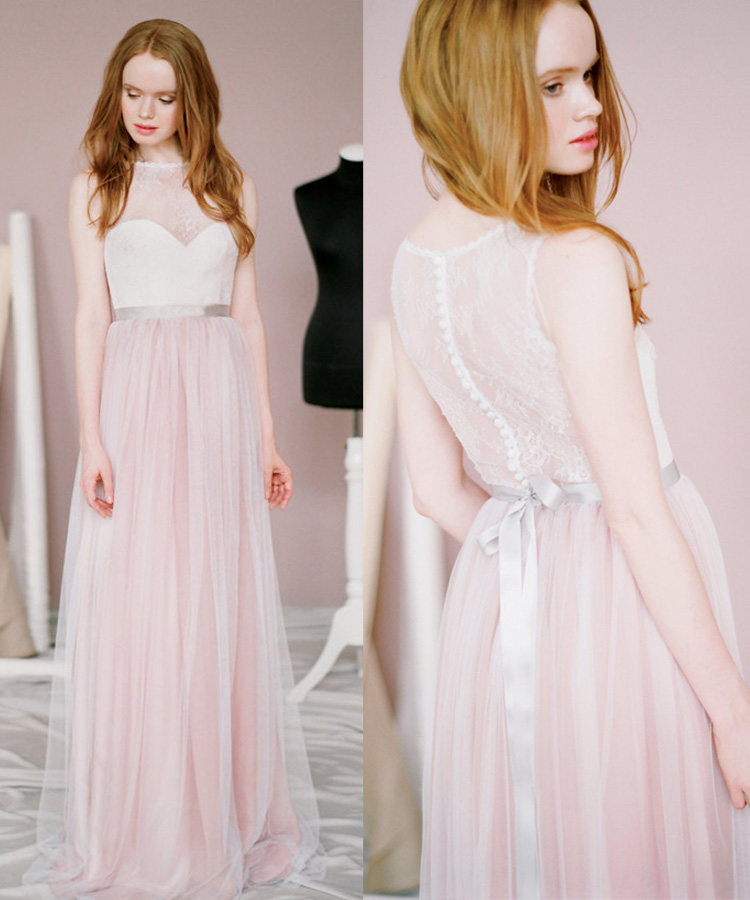 粉色甜美简约薄纱蕾丝仙女森系新娘户外草坪婚纱旅拍轻婚纱