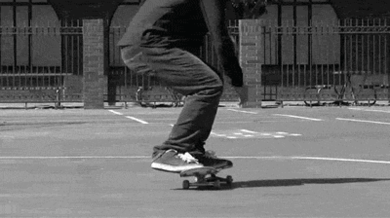 刷街还是速降?你的滑板入门课在这里