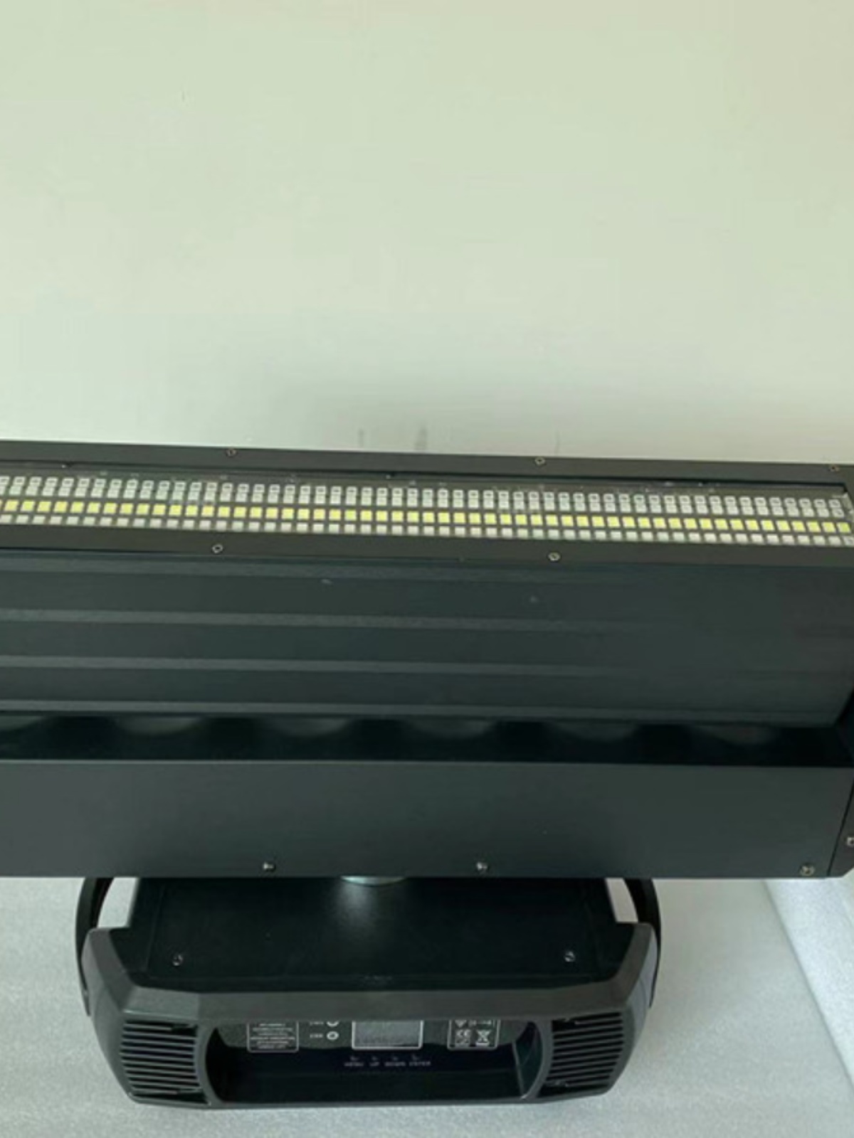 световое оборудование 6颗60w led双面无极摇头矩阵染色光束灯全彩rgbw 4合1炫彩酒吧灯 световое оборудование 6颗60w led双面无极摇头矩阵染色光束灯全彩rgbw 4合1炫彩酒吧灯