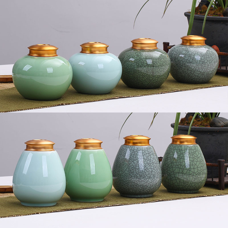 Jingdezhen ceramic tea pot of black tea, green tea pot store fresh moistureproof celadon sealed large half a catty