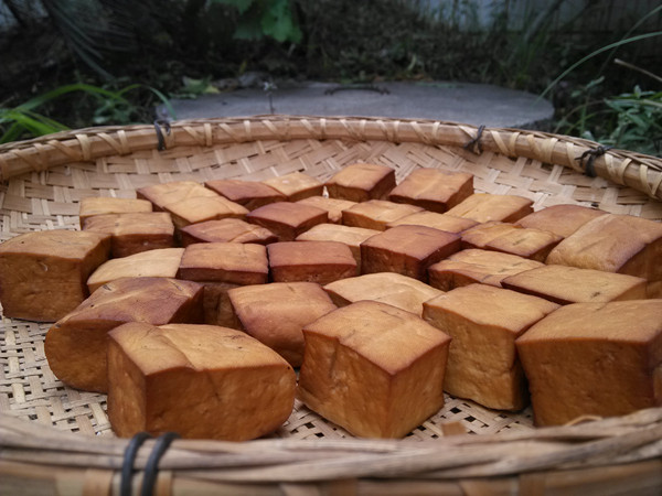 腊豆腐干湖南沅陵特产柴火香干子农家自制土特产腊香干烟熏豆腐干