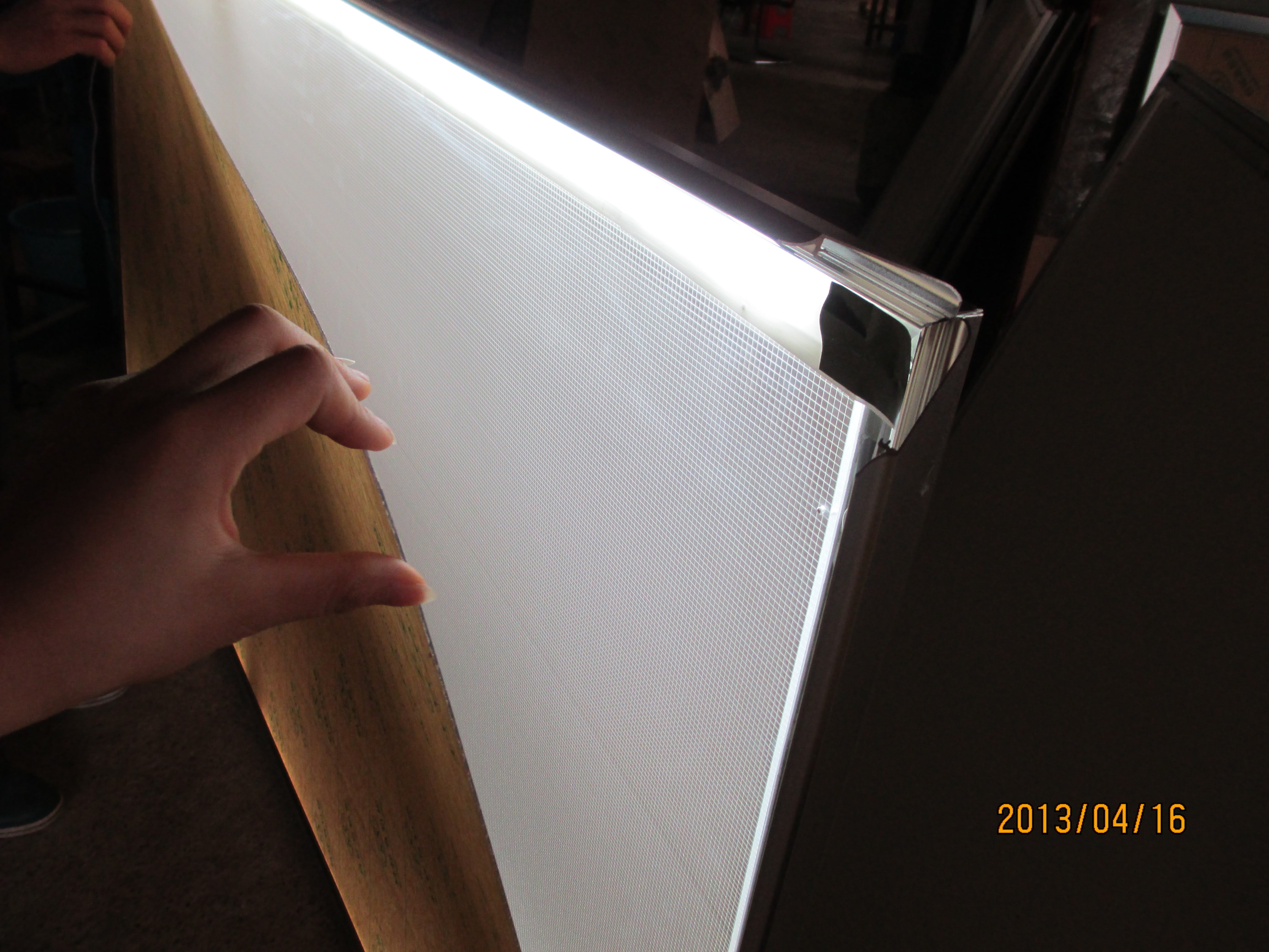 led灯箱制作 尺寸可订做,定做热线:     灯箱不含画面:画面材质:灯片