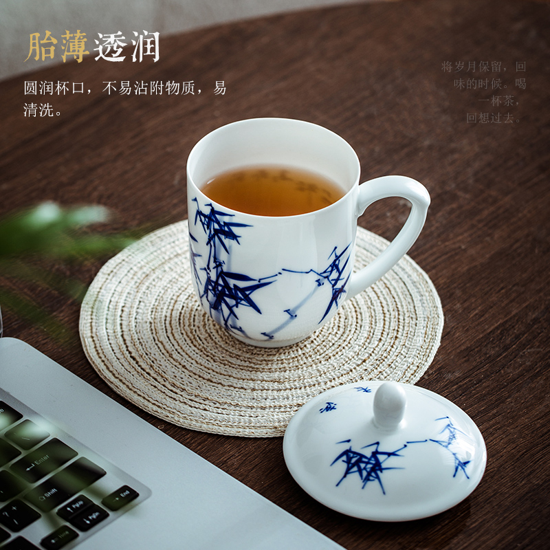 Jingdezhen hand - made office under glaze blue and white porcelain cups with cover and meeting room glass personal custom ipads China cups