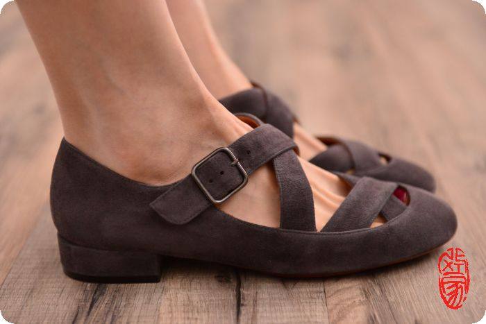 基础款推荐 17秋冬 西班牙 chie mihara 脚背交叉带 女士低跟单鞋_7折