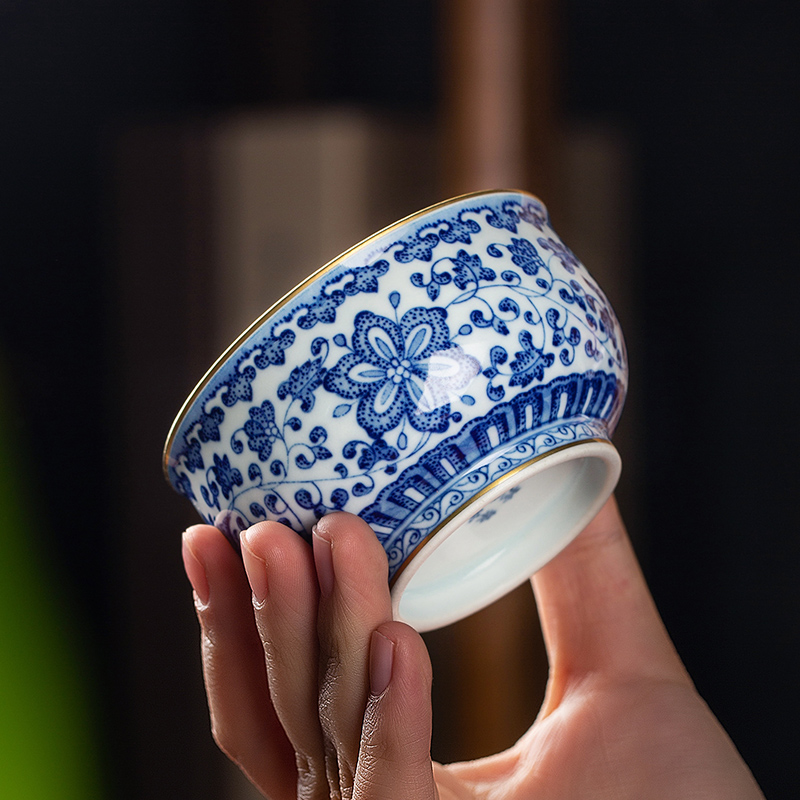 The Owl up jingdezhen blue and white tie up lotus flower see colour checking ceramic tea set kung fu tea master sample tea cup draw