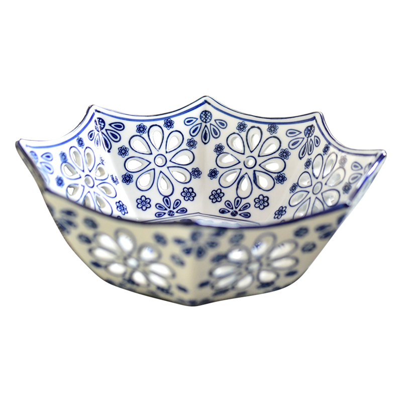 The New Chinese jingdezhen porcelain ceramics hollow - out compote of fruit basin for plate household dry fruit bowl sitting room tea table is received