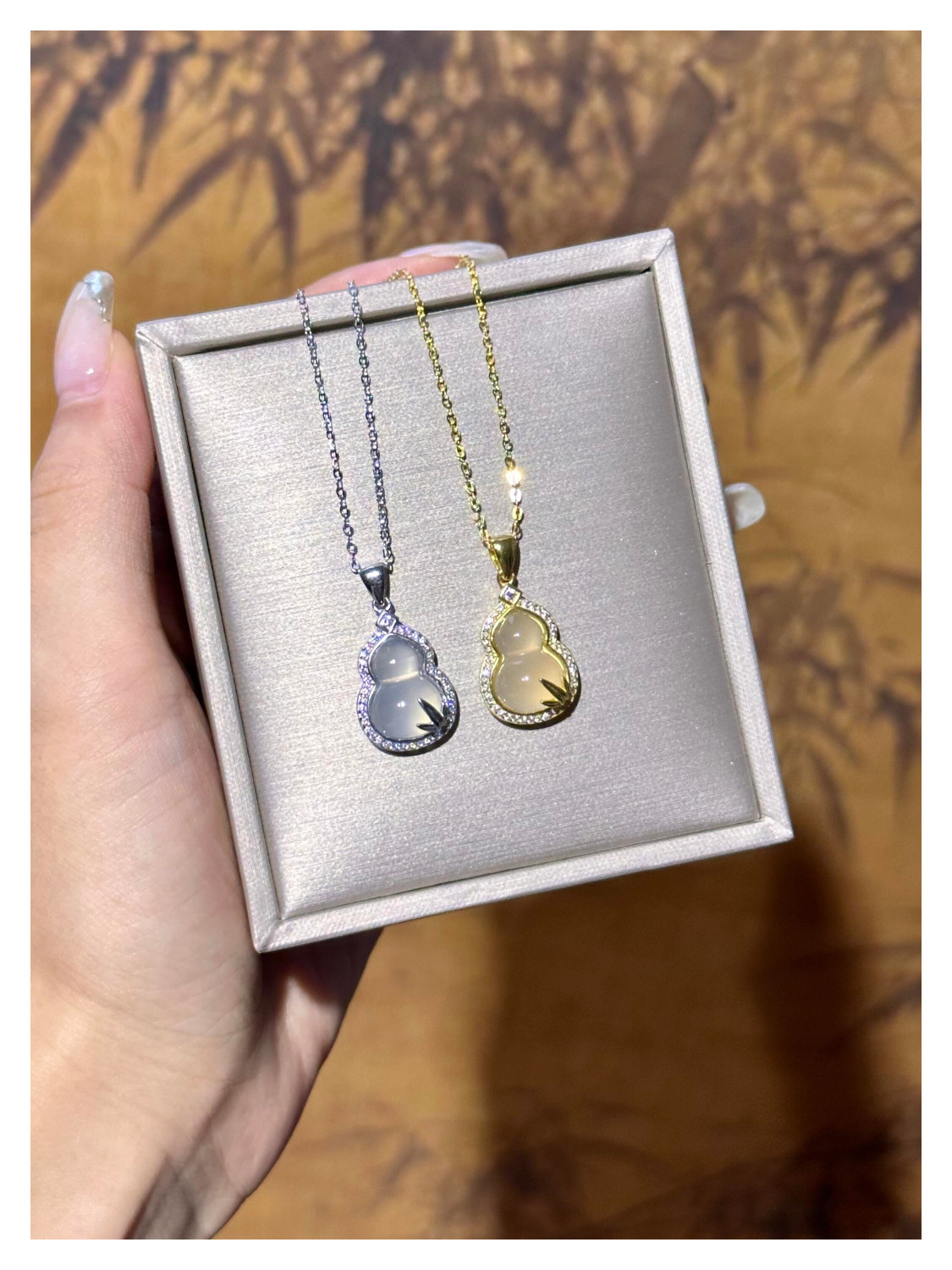 Серебряное ожерелье sukeew/酥可 金枝玉叶s925银不掉色白玉髓竹叶葫芦吊坠项炼女新品