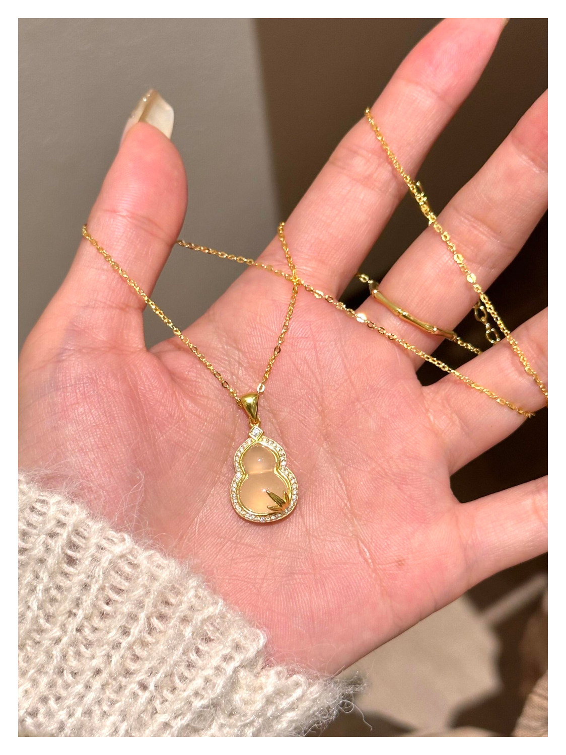 Серебряное ожерелье sukeew/酥可 金枝玉叶s925银不掉色白玉髓竹叶葫芦吊坠项炼女新品
