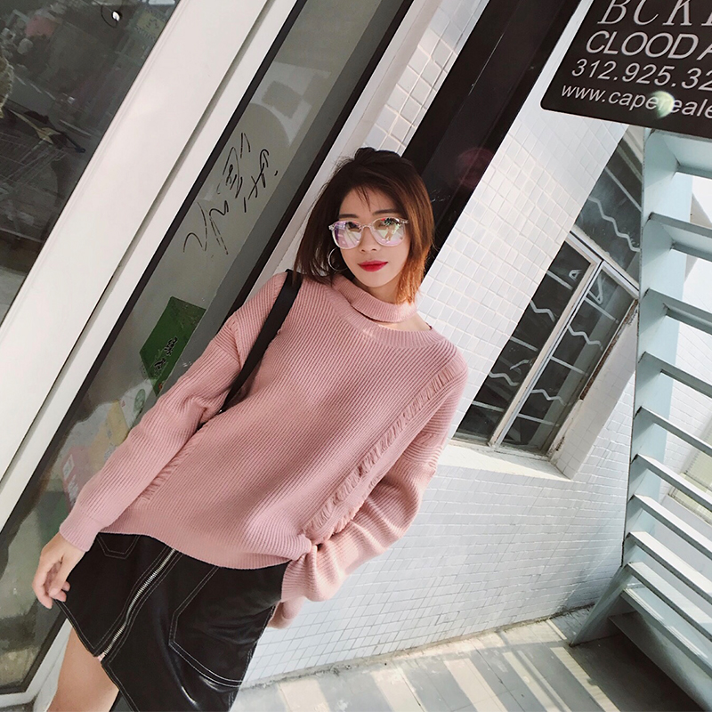 Crystal lord little fresh pure color original Cebu head dew shoulder round neckline sweater woman 2017 Winter new Korean version student 100 hitch