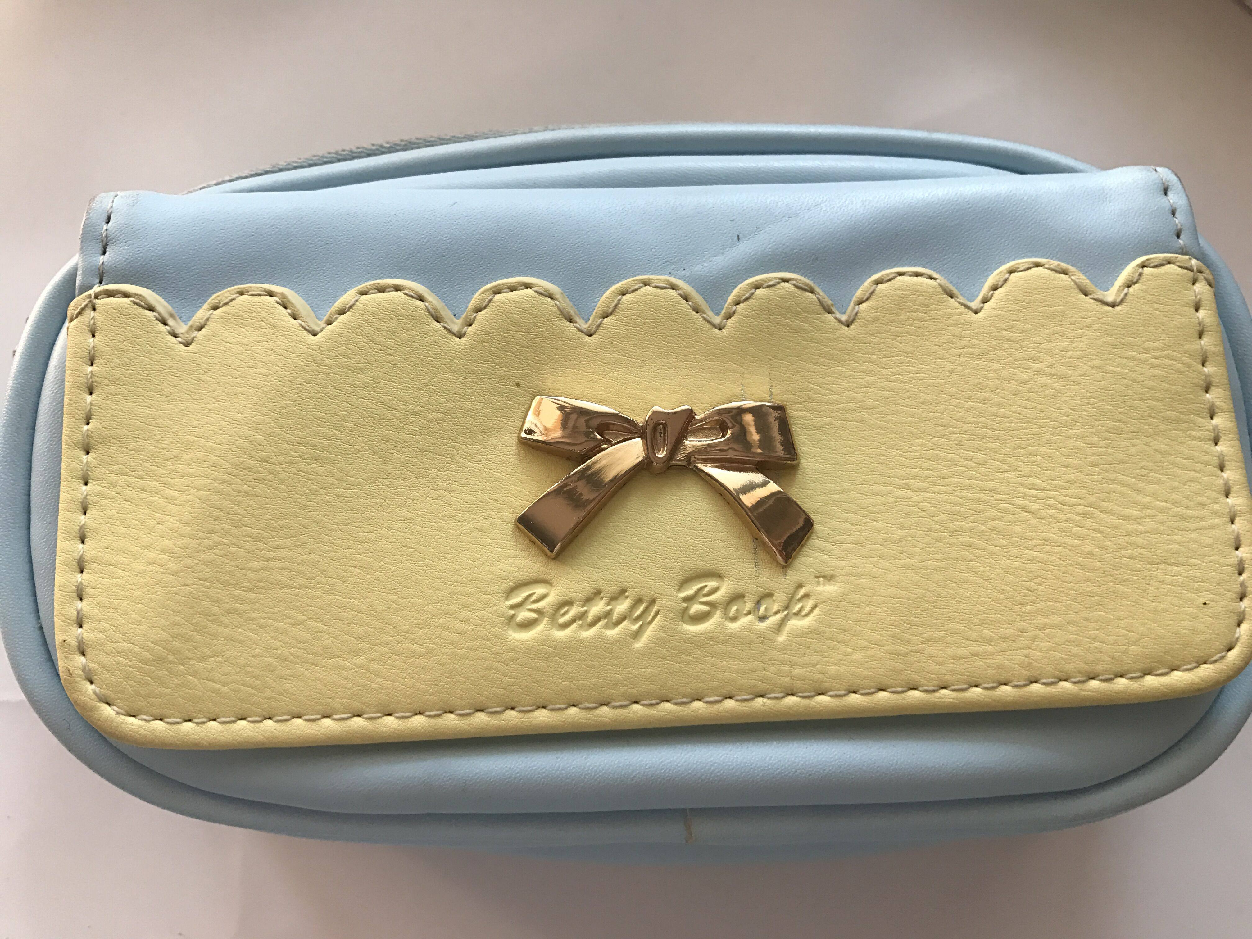 59元  月售: 0件   购物:  直达链接 来自:淘宝-贝蒂包包专柜正品