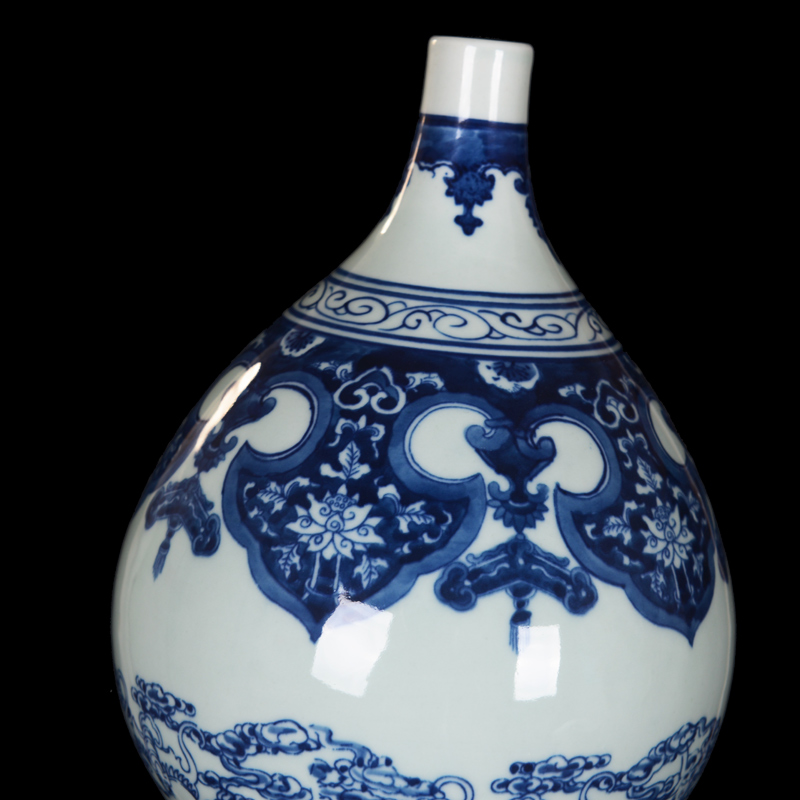 Jingdezhen ceramics high - end antique design home decoration process under glaze blue and white gourd vase furnishing articles in the living room