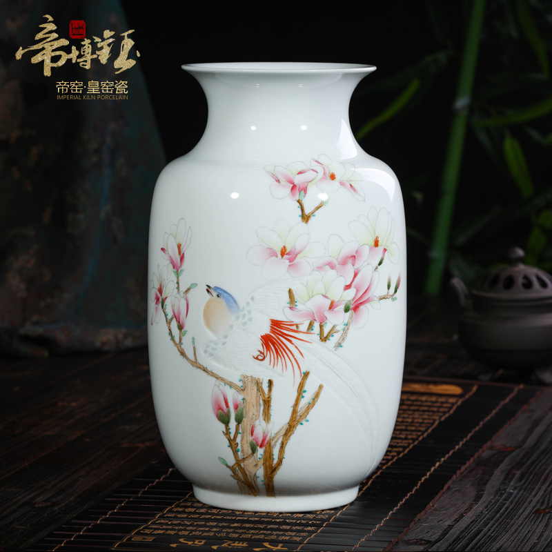 The Master of jingdezhen ceramics hand - made pure hand - carved vases, flower arranging new Chinese style living room place wedding gift