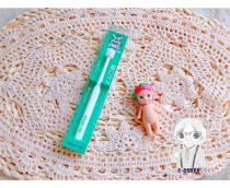 Queen Japan mindup360 degree cat special toothbrush fingertip removes dental plaque to keep the mouth clean