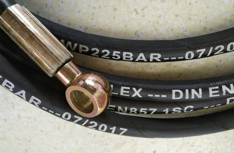 中国重汽豪沃原厂配件豪沃离合器总泵油管高压软管分泵油管液压管