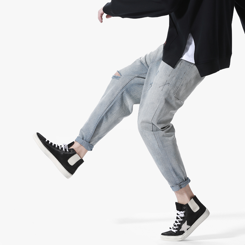 挽裤脚的正确姿势 帅气型男利落出街