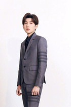 Aina Ridai Thom Wangyuan TB classic mens sleeve four bar casual suit jacket