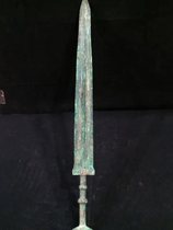 Antique bronze ware Yue Wang Goujian sword red spot green rust rust workmanship fine wood grain collection good antiques