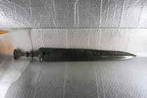 Antique bronze ware Yue Wang Goujian sword high tin belt light concentric circle red spot green rust rust fine workmanship