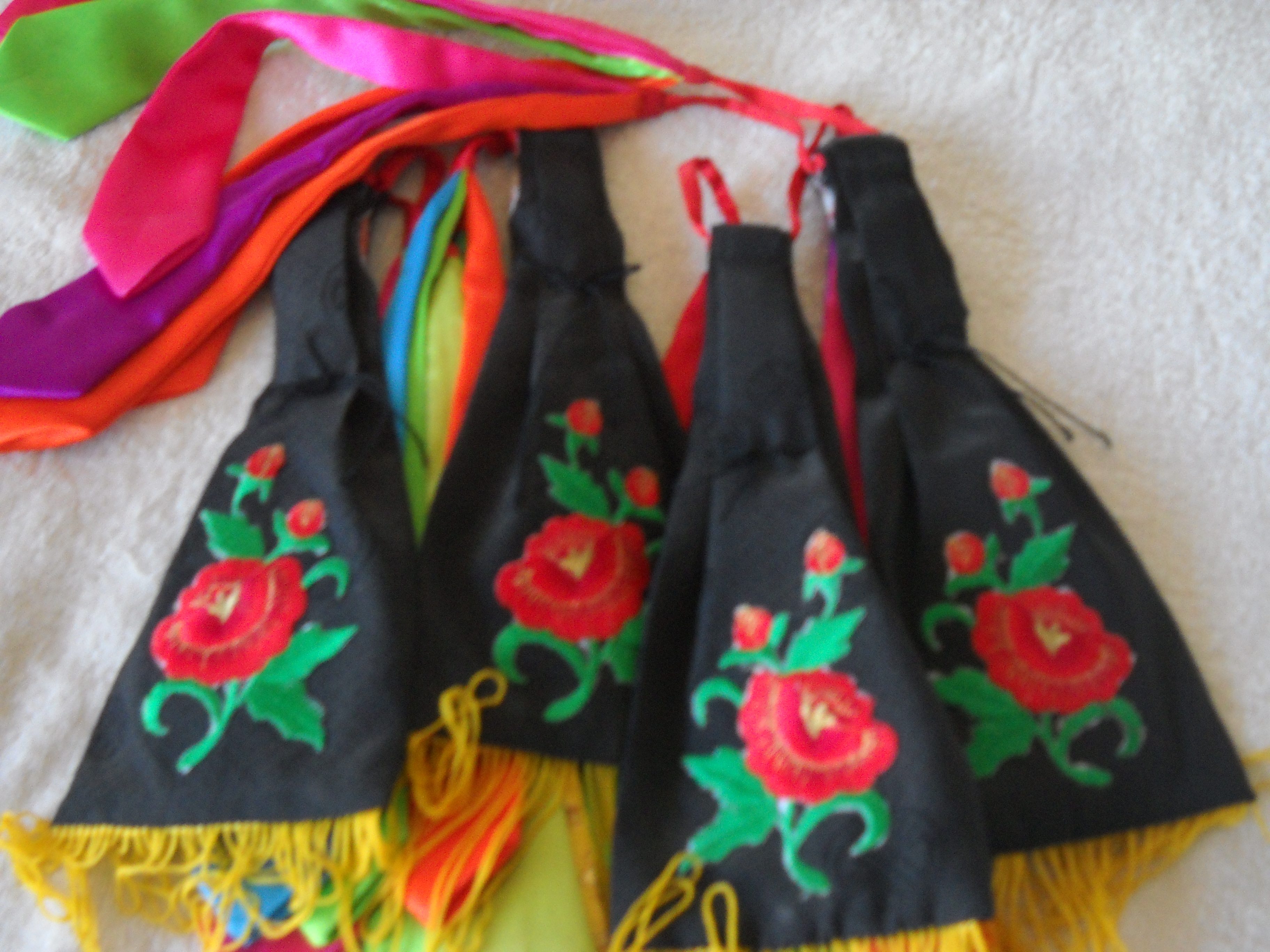 烟袋,蒙古族传统烟袋,民族手工艺品,色彩艳丽,婚礼用品