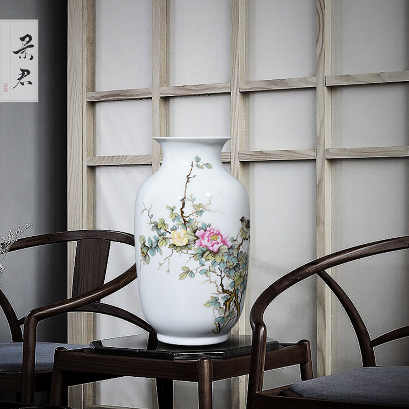 Jingdezhen ceramics by hand China wind restoring ancient ways is the sitting room flower vase furnishing articles of Chinese style decoration decoration process