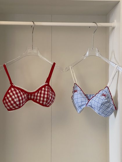 French sweet checkered triangle cup small breast underwear girl without buckle comfortable on the chest
French sweet checkered triangle cup small breast underwear girl without buckle comfortable on the chest