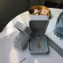 Because of the lack of Sting jewelry storage gray flannel box only shoot the box does not ship to be photographed with the jewelry