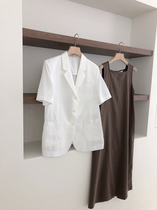 (Spot second hair) Joo Korean retro literary solid color round neck vest dress