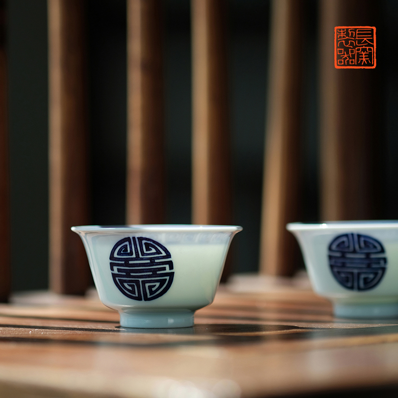 Offered home - cooked in view flavour is blue and white group long - lived cups of jingdezhen ceramic tea set manually master cup sample tea cup