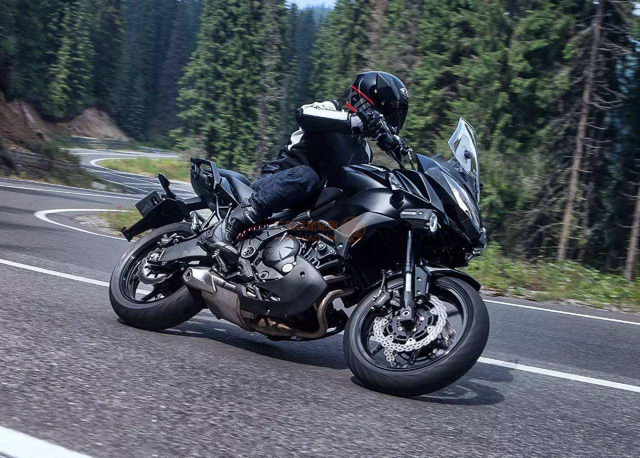 小猴子春风贝纳利摩托车改