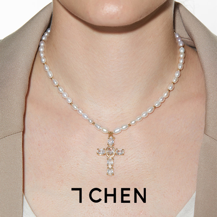 7CHEN 欧美天然淡水珍珠彩色十字架项链时髦设计感轻奢百搭锁骨链