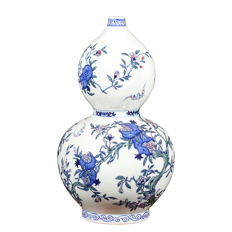 Jingdezhen ceramics hand - made antique Chinese blue and white porcelain live shui gourd vase sitting room adornment is placed