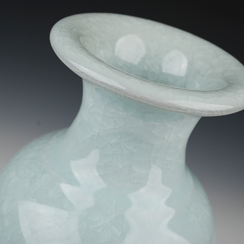 Jingdezhen ceramics archaize crack jun porcelain glaze white borneol vase household adornment of I sitting room is placed