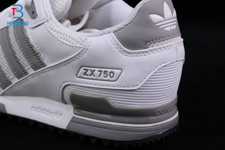 Кроссовки Adidas ZX750 S76189 S76191 Кроссовки Adidas ZX750 S76189 S76191 Adidas / Adidas