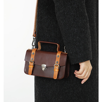 Bugu Forest Womens Real Leather Single Shoulder Bag Art Retro Inclined Satchel Satchel Bungalow Leather Postal Difference Bag lock catch B307