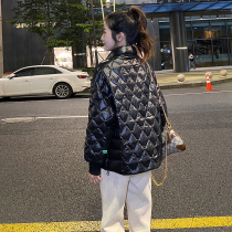 Concubine small light down jacket 2021 new female bright face fashion loose disposable winter white duck down short tide tide