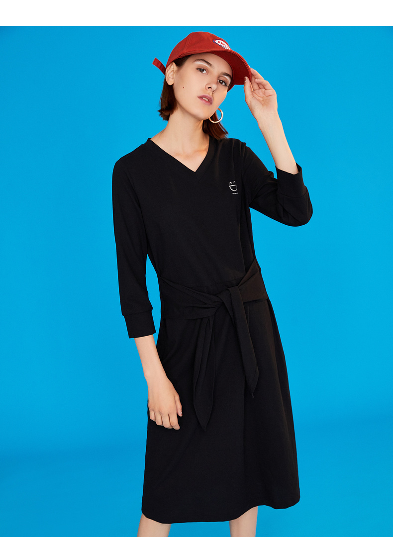 初语纯色束腰v领长袖连衣裙8912411002