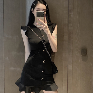 Black Ruffle sleeveless short lady lady’s slim dress