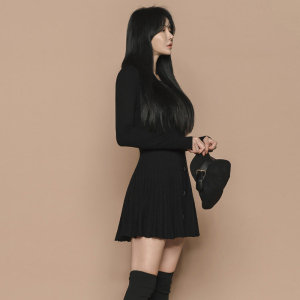 Round Neck Long Sleeve Ruffle knitted dress small black skirt A-line skirt